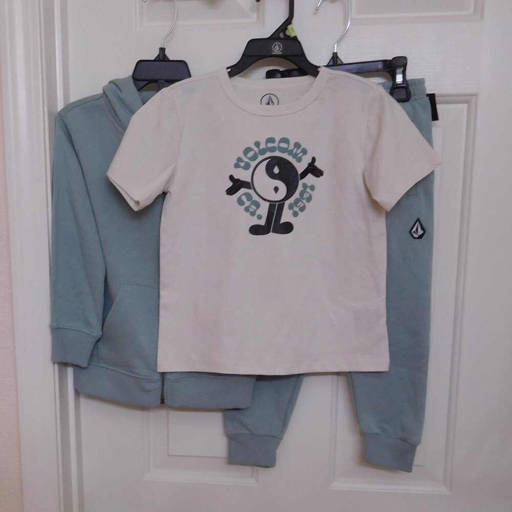NWT 3pc Volcom Dusty Blue Sweatshirt Yin Yang Shirt & Joggers Set sz 5/6